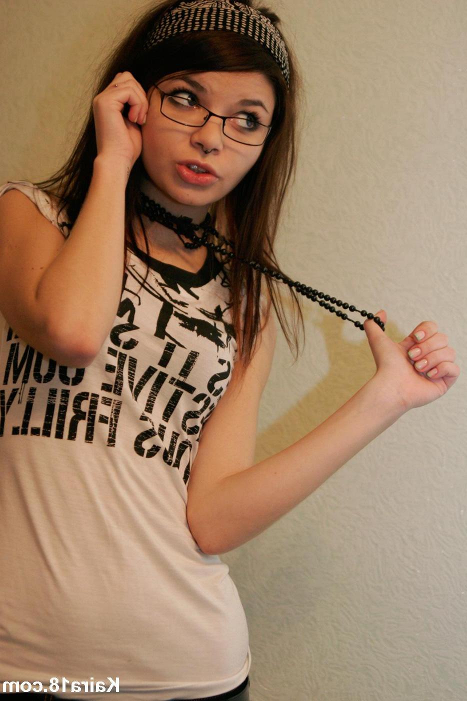 14P Pictures of teen Kaira 18 teasing in her glasses