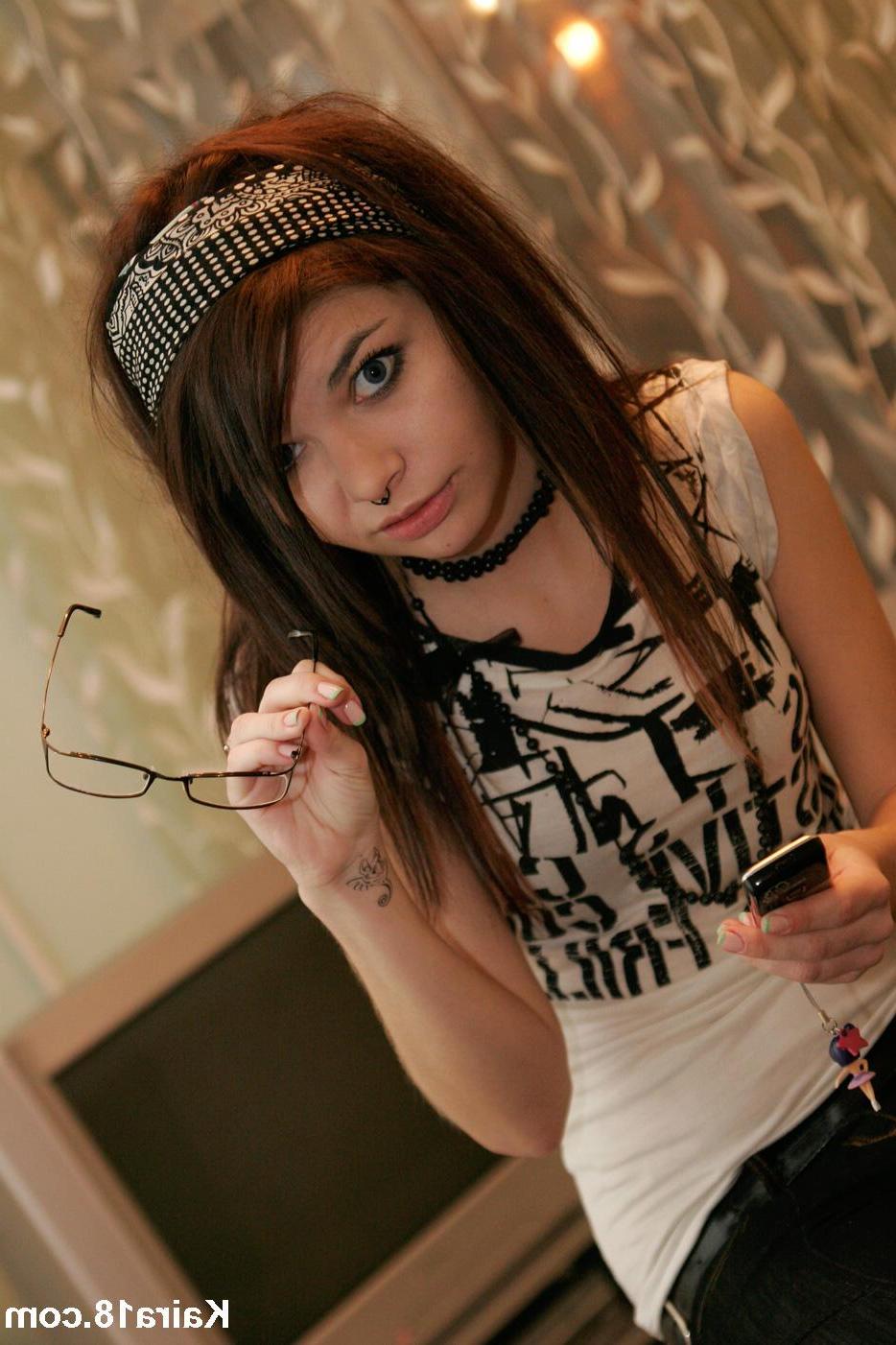 14P Pictures of teen Kaira 18 teasing in her glasses