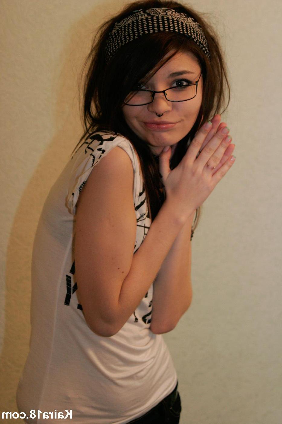 14P Pictures of teen Kaira 18 teasing in her glasses