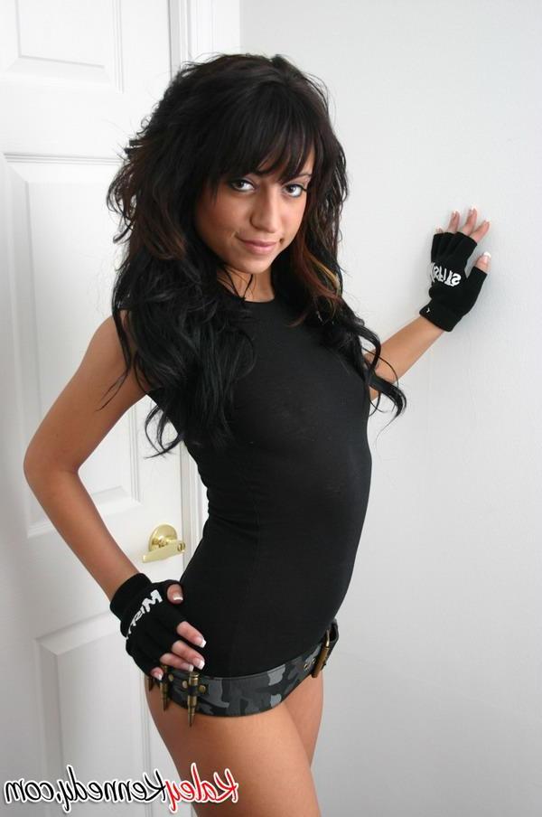 16P Pictures of teen star Kaley Kennedy being a bad girl