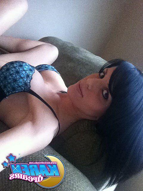 20P Pictures of Karen Dreams showing her boobs