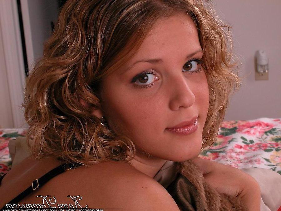 20P Pictures of teen cutie Karen Dreams waiting for you in bed