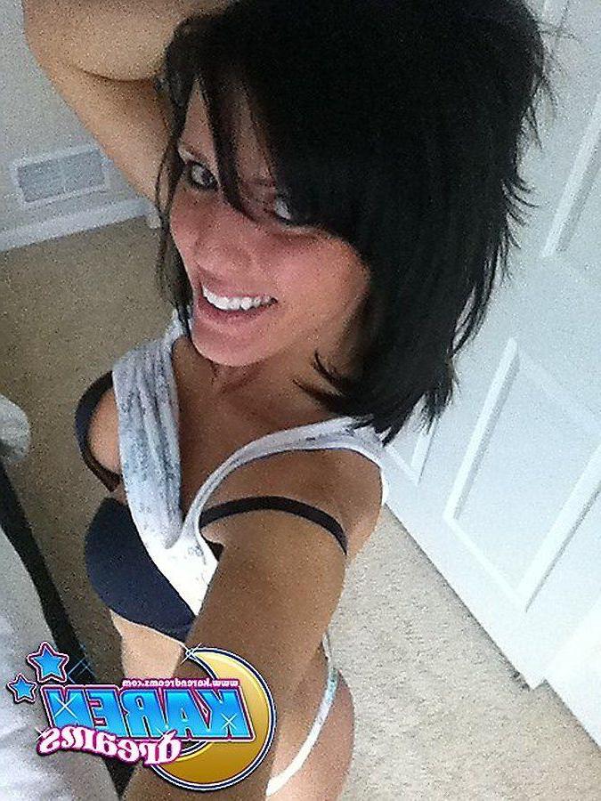 20P Pictures of teen nympho Karen Dreams getting kinky with the camera