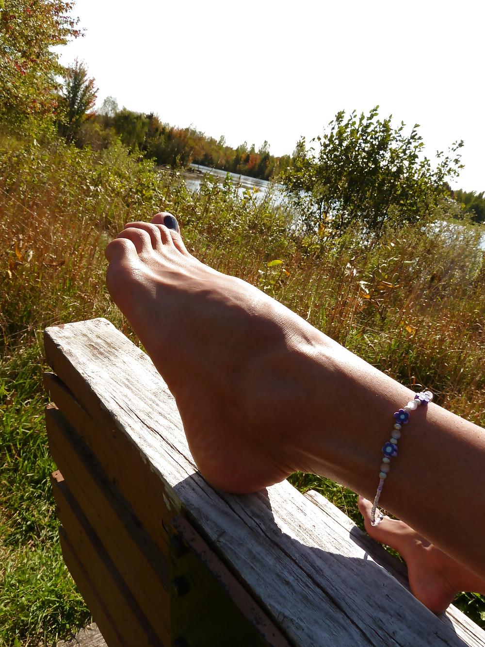 15P Shemale feet