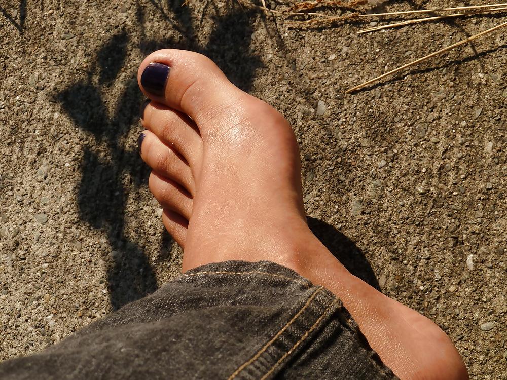 15P Shemale feet