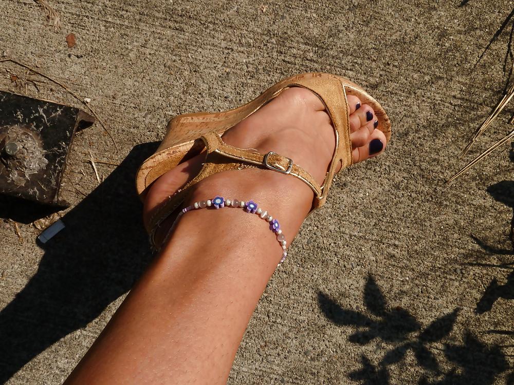 15P Shemale feet