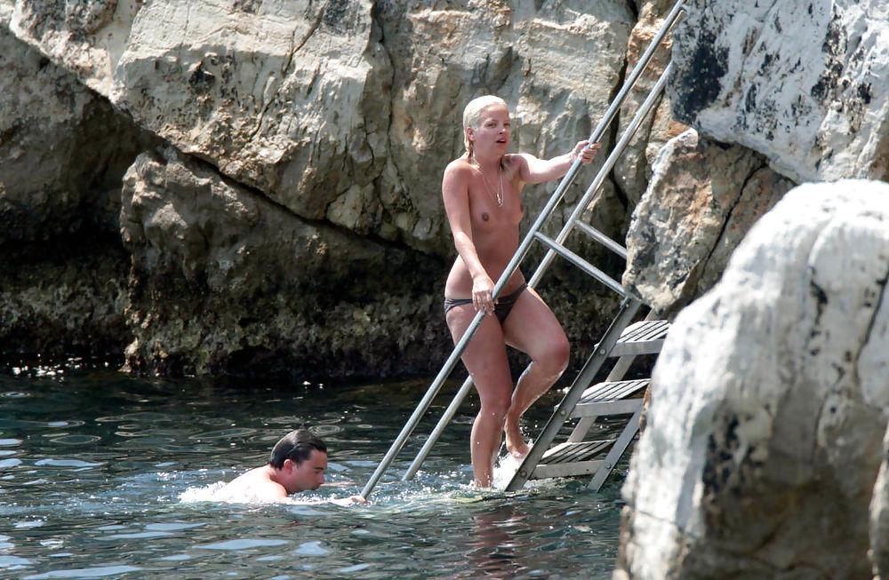 25P Lily Allen Topless & Ass Photos