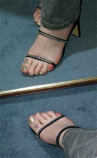 25P Pretty Feet