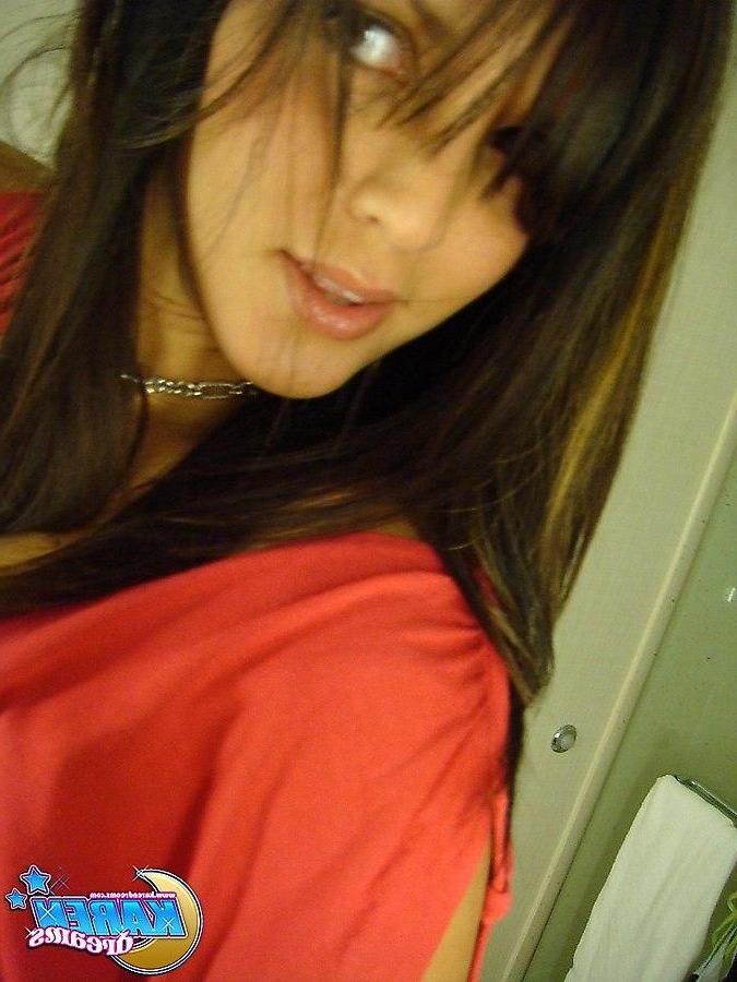 20P Pictures of Karen Dreams taking hot pictures of herself