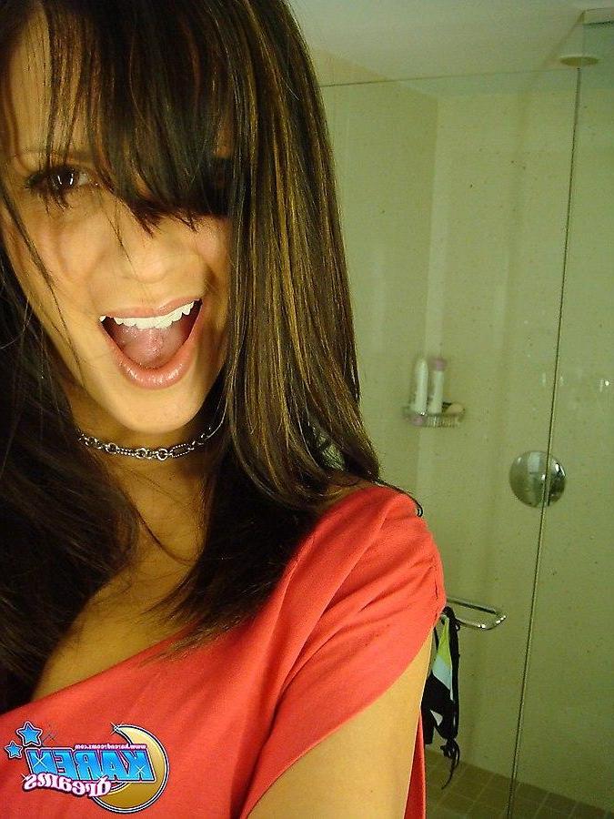 20P Pictures of Karen Dreams taking hot pictures of herself