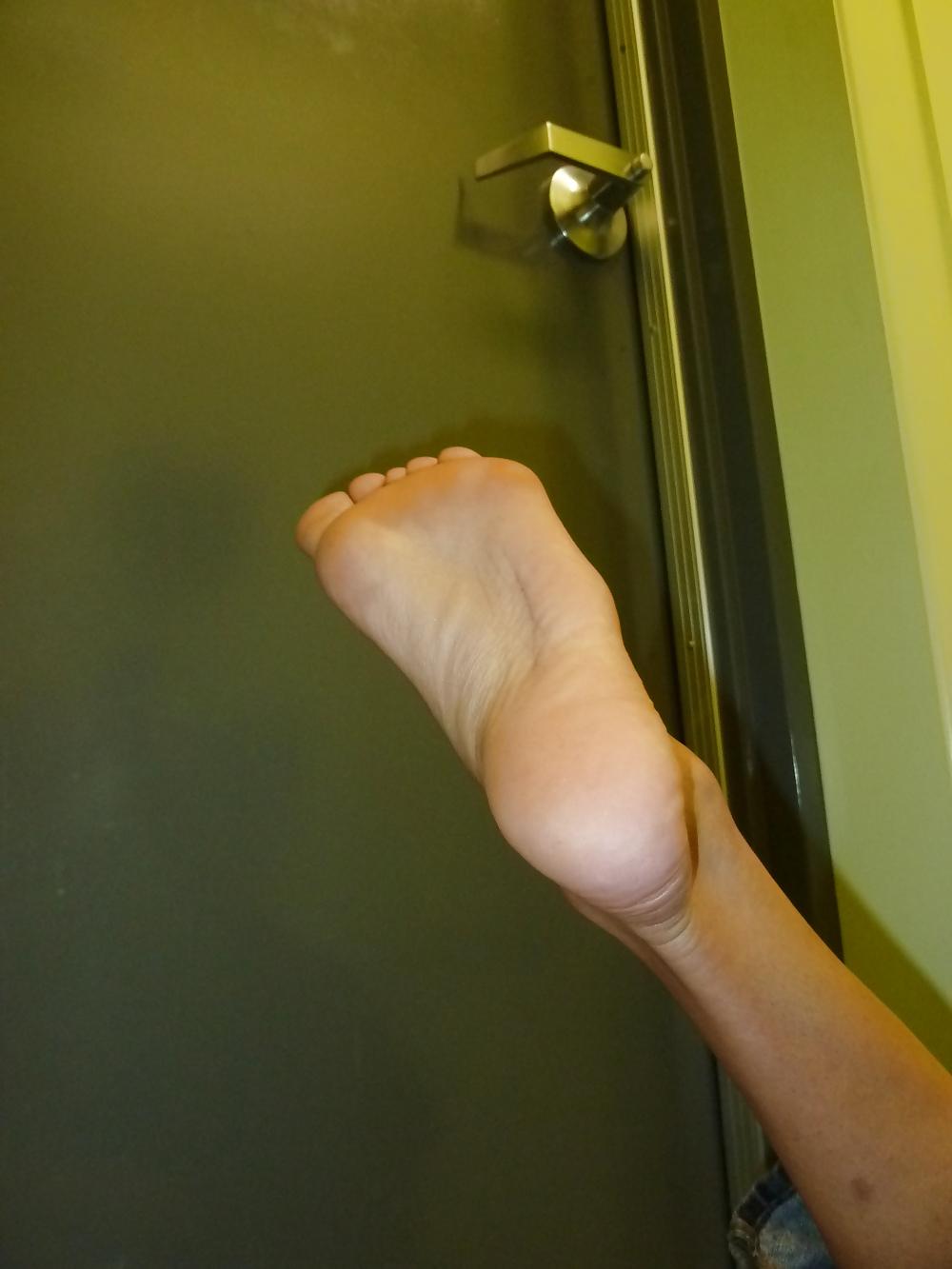 21P Smell my pretty feet