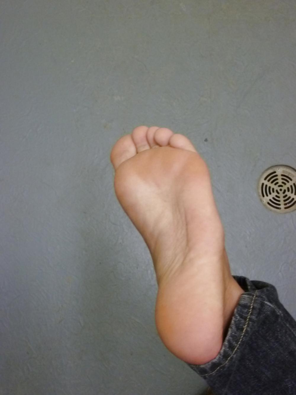 21P Smell my pretty feet