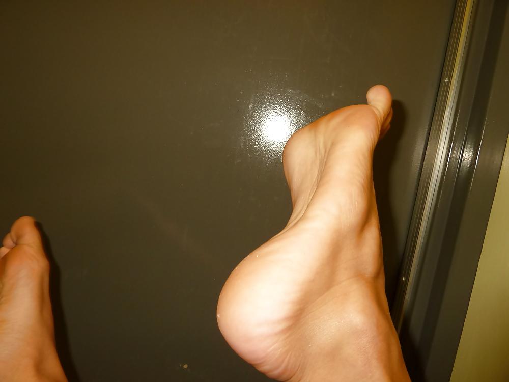21P Smell my pretty feet