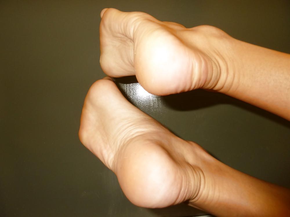 21P Smell my pretty feet
