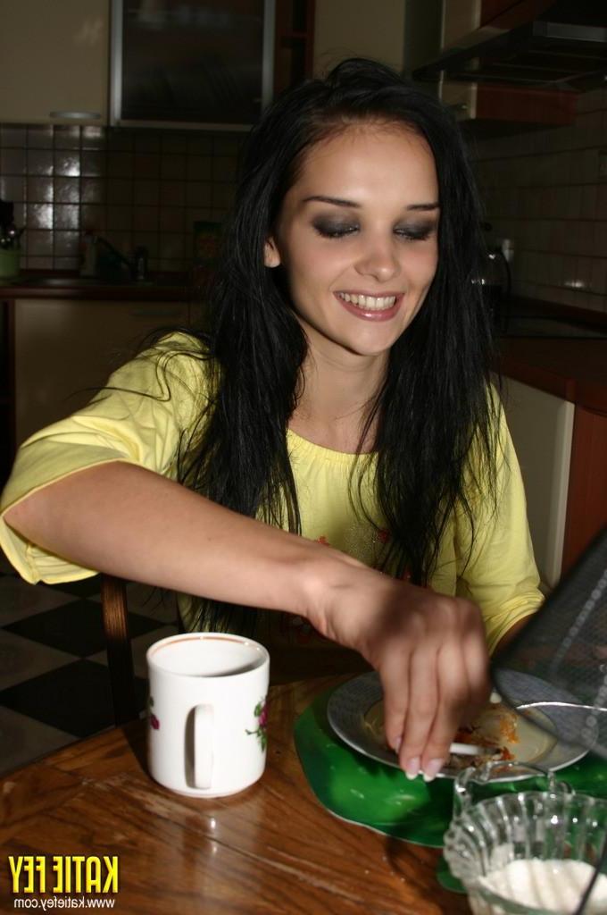 15P Pictures of Katie Fey having a coffee and a smoke in the morning
