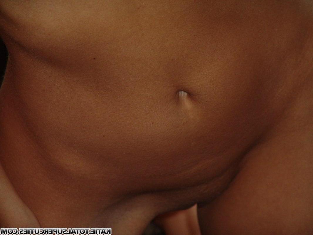 20P Pictures of teen chick Katie getting completely nude for you