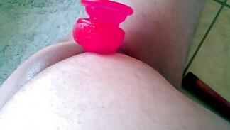 9P Experimenting, I take the GFs toys in ass better than her