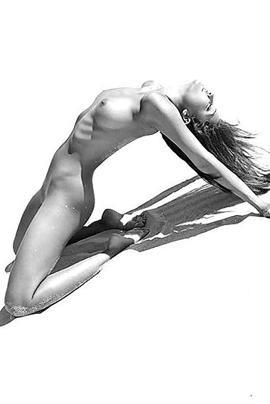 25P Nude Photo Art 9 - Gavin Oneill