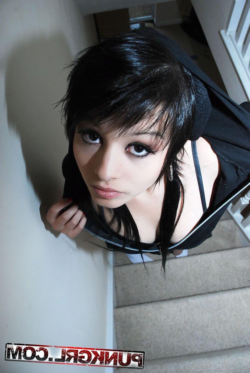20P Pictures of punk teen Kitten teasing you on the stairs