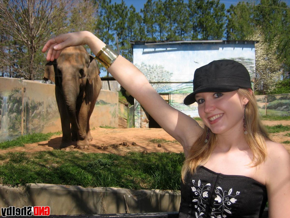 12P Cute teen Shelby visits the zoo for some candid photos
