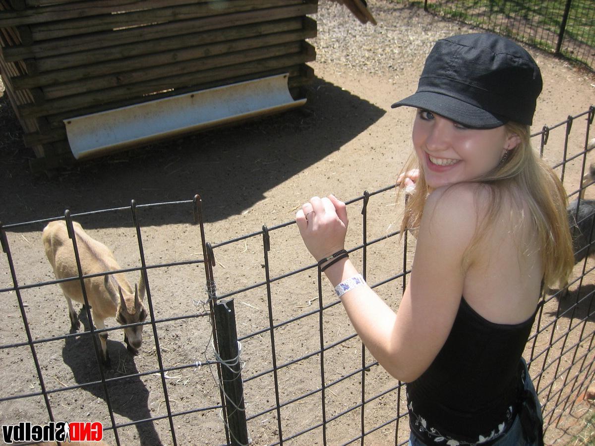 12P Cute teen Shelby visits the zoo for some candid photos