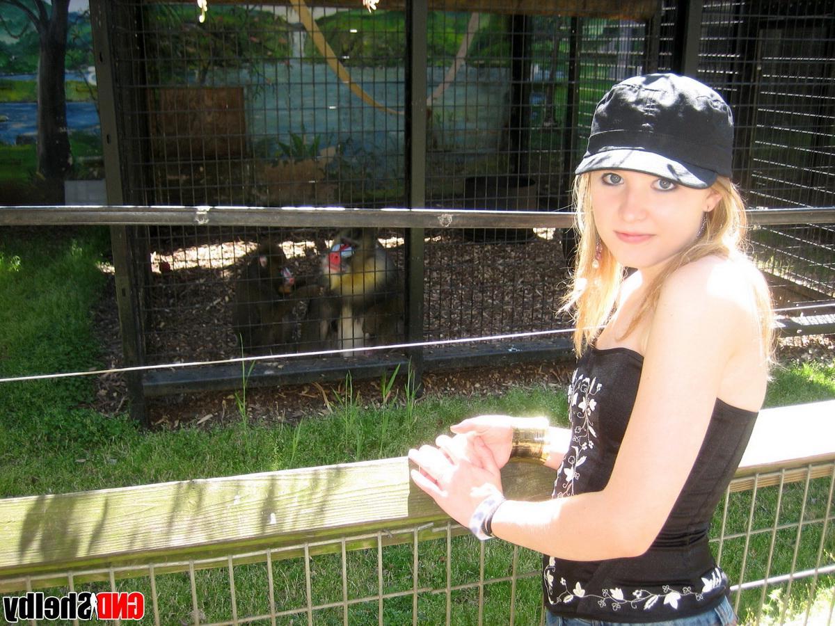 12P Cute teen Shelby visits the zoo for some candid photos