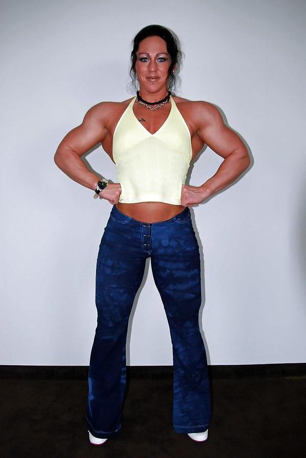 25P Sexy Female Muscle 5