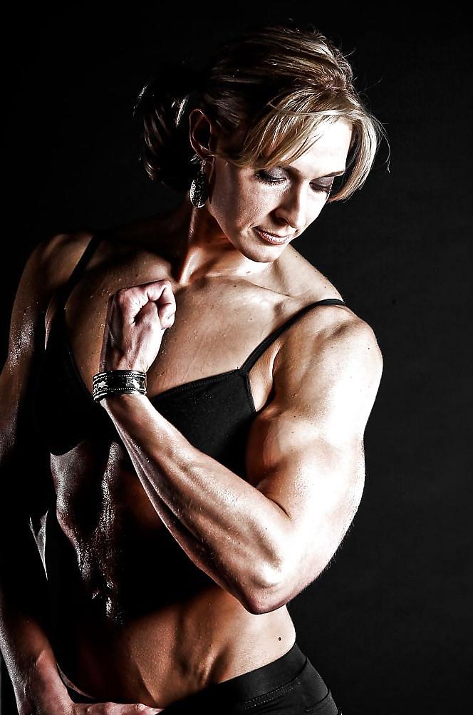 25P Sexy Female Muscle 5