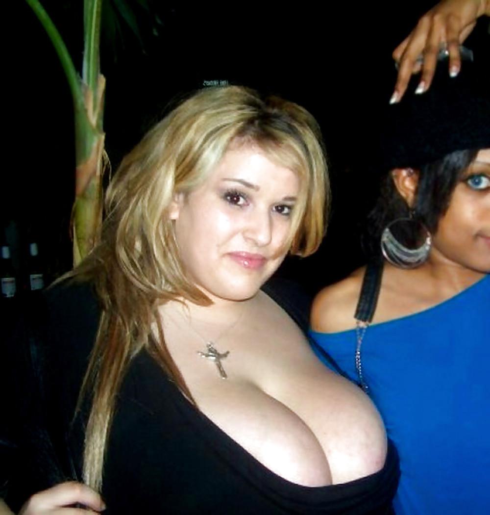 25P Big Natural MILF Racks