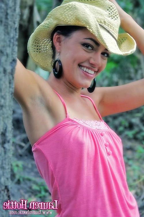 16P Pictures of teen cutie Lauren Hottie getting topless outside