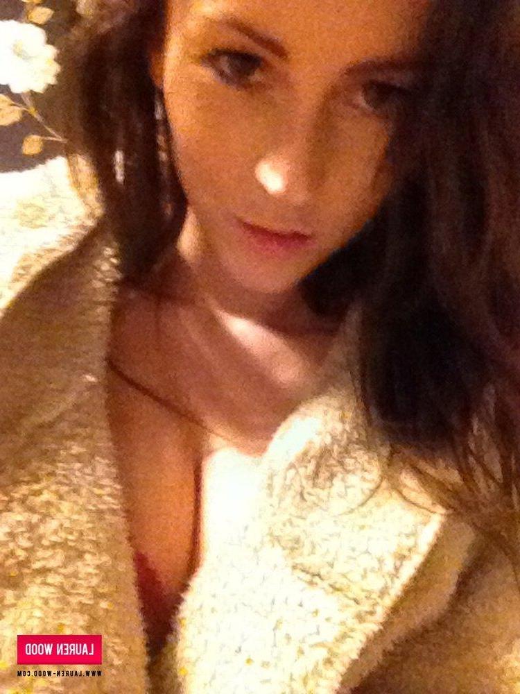 12P Lauren strips her red hot lingerie and invites you to play