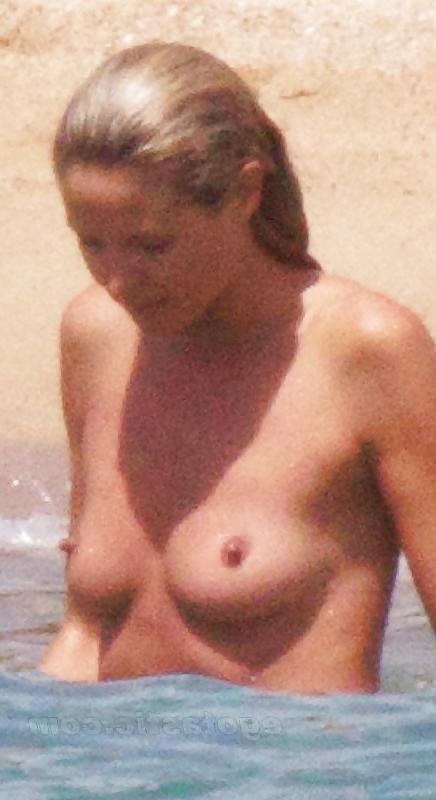 23P Heidi klum loves being topless post by tintop