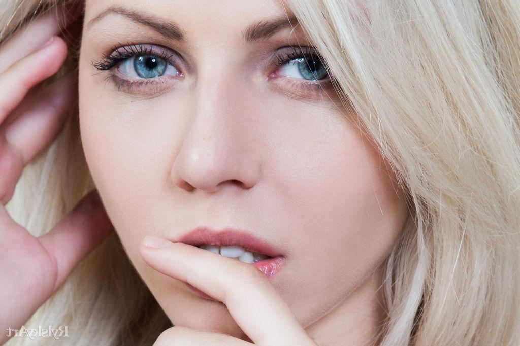 16P Gorgeous blonde bombshell Lija seduces you with her perfect naked body