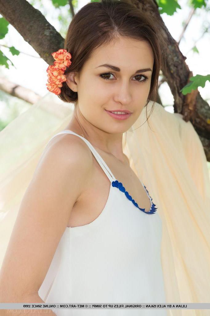 18P Brunette beauty Lilian A strips naked to give you her beautiful pussy