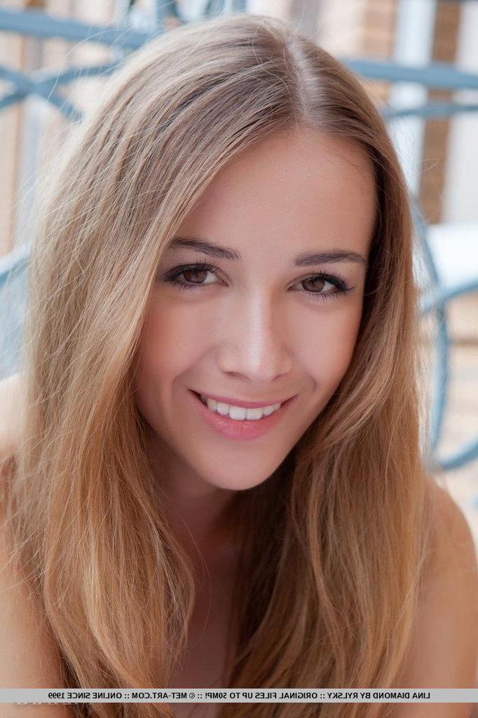 18P Pictures of teen beauty Lina Diamond giving you her tight teen body