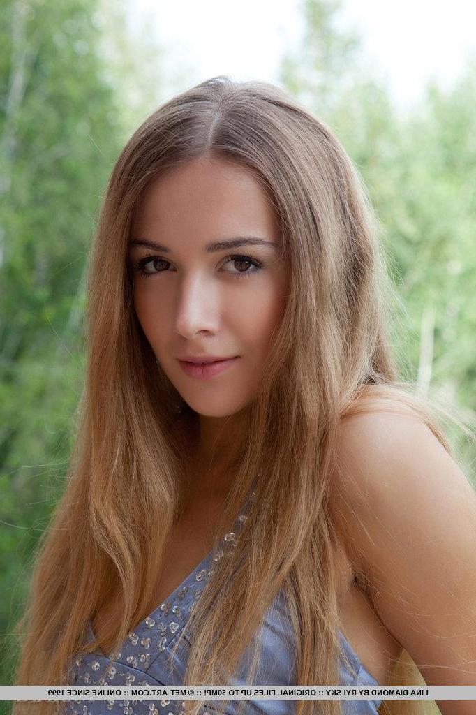 18P Pictures of teen beauty Lina Diamond giving you her tight teen body
