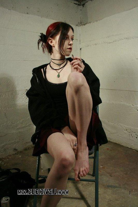 20P Pictures of Liz Vicious smoking a cigarette