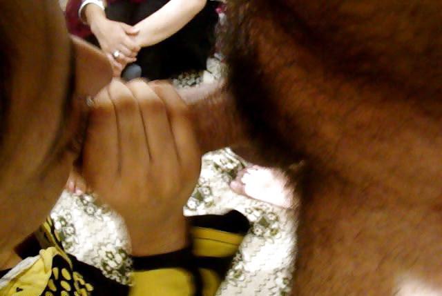 10P Pakistani prostitute sucking a nice juicy cock