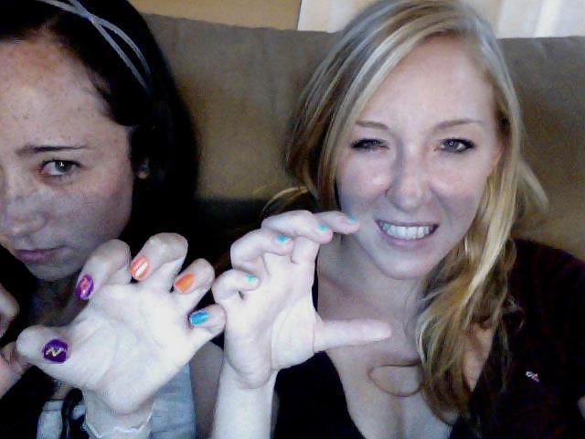 25P Cute Teens -Mouth Wide Open 