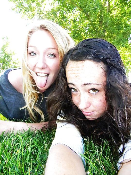 25P Cute Teens -Mouth Wide Open 