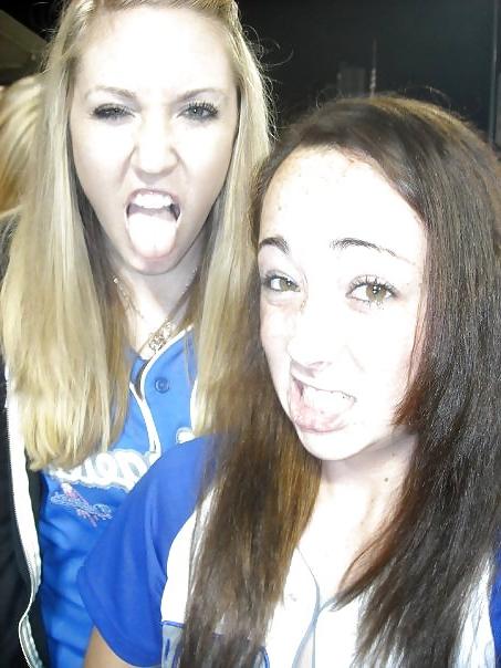 25P Cute Teens -Mouth Wide Open 