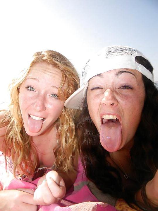 25P Cute Teens -Mouth Wide Open 