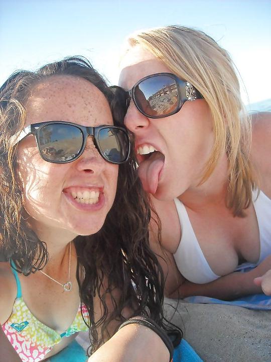 25P Cute Teens -Mouth Wide Open 
