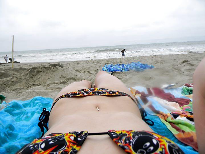 25P Cute Teens -Mouth Wide Open 