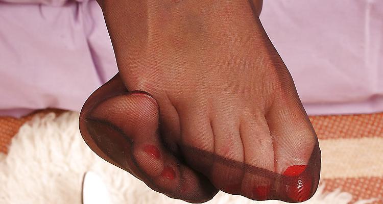 20P Mom's feet
