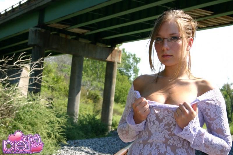 16P Cute chick with glasses