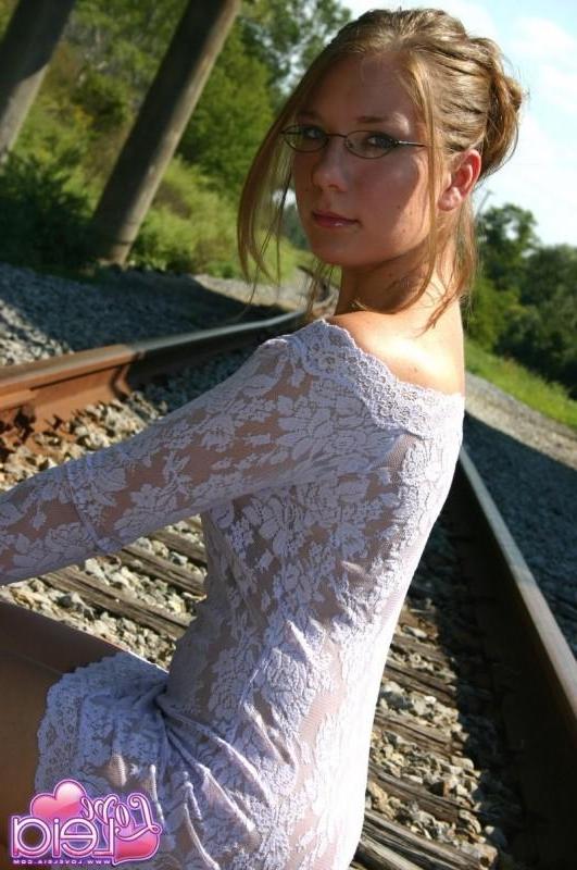 16P Cute chick with glasses
