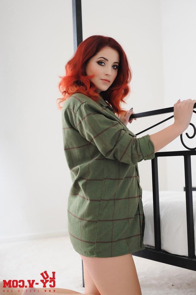 16P Lucy V removes her green jacket to expose her natural boobs