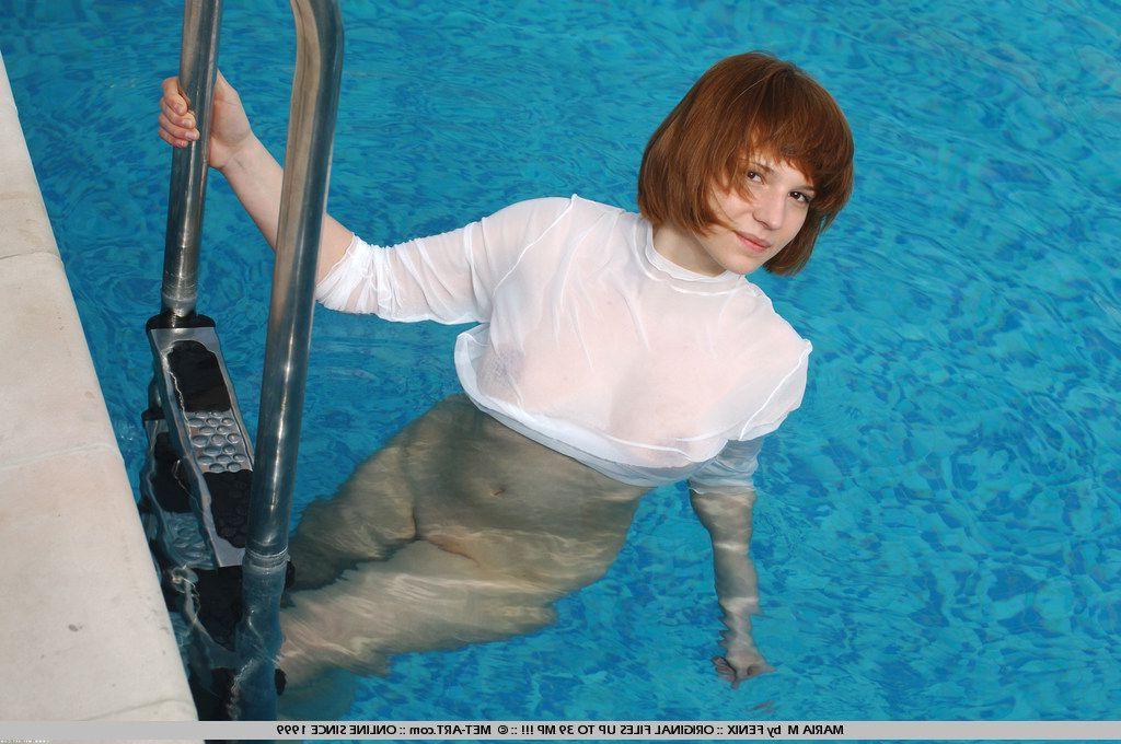 19P Pictures of Maria M getting all wet for you