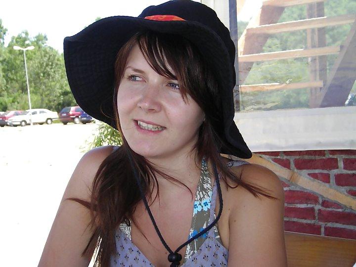 7P Chick on vacation topless on the beach
